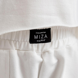 Костюм с шортами MIZA, молочный